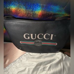 NWT!! Gucci Men's Black Vintage Logo Cross-body Bag. Hard to get